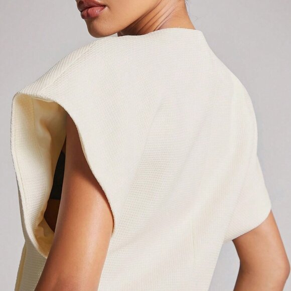 White Elegant Women's Blouse With Butterfly Brooch - Picture 8 of 8